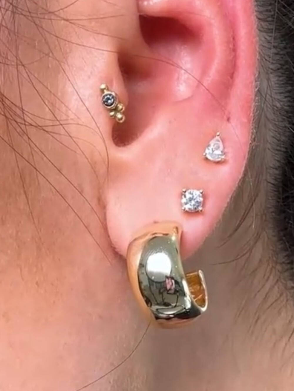 New! Melinda Maria Gold She's So Smooth Hoops 18mm Small Size